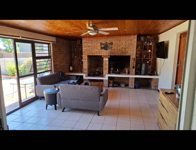 4 BEDROOM PROPERTY TO RENT IN BLOMMENDAL